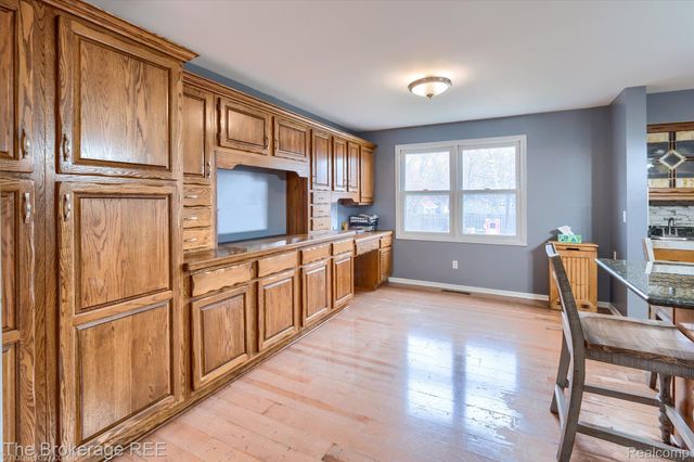 534 Cherrywood Drive, Flushing, MI 48433