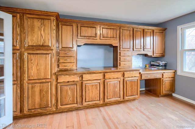 534 Cherrywood Drive, Flushing, MI 48433