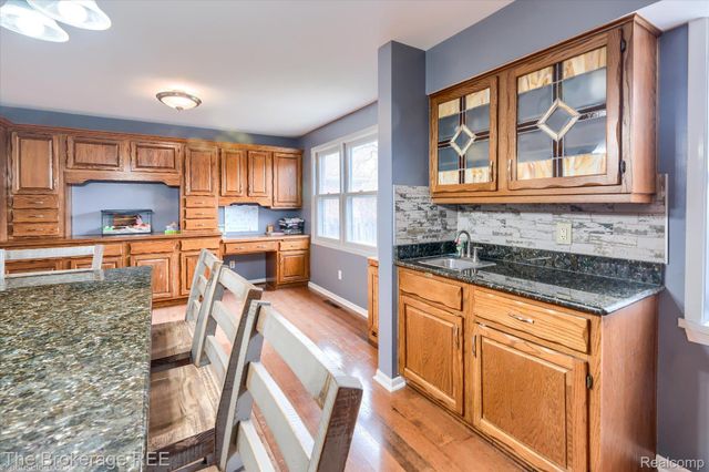 534 Cherrywood Drive, Flushing, MI 48433