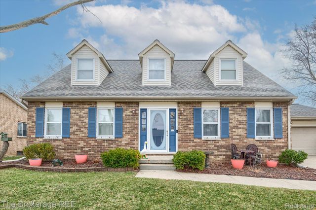 534 Cherrywood Drive, Flushing, MI 48433