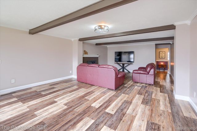 534 Cherrywood Drive, Flushing, MI 48433