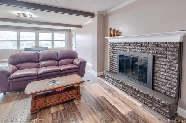 534 Cherrywood Drive, Flushing, MI 48433