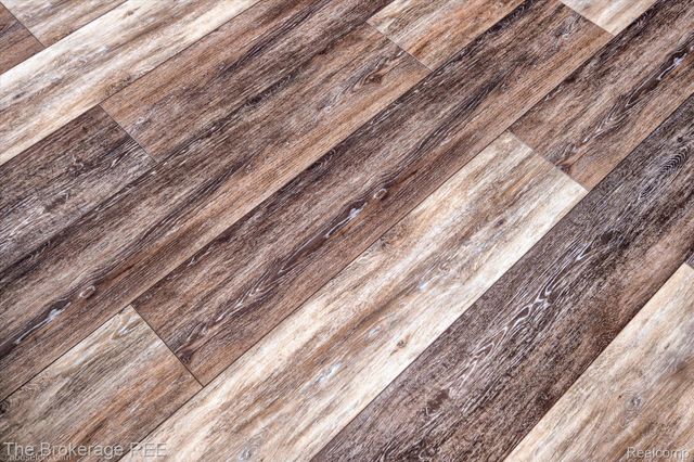 534 Cherrywood Drive, Flushing, MI 48433