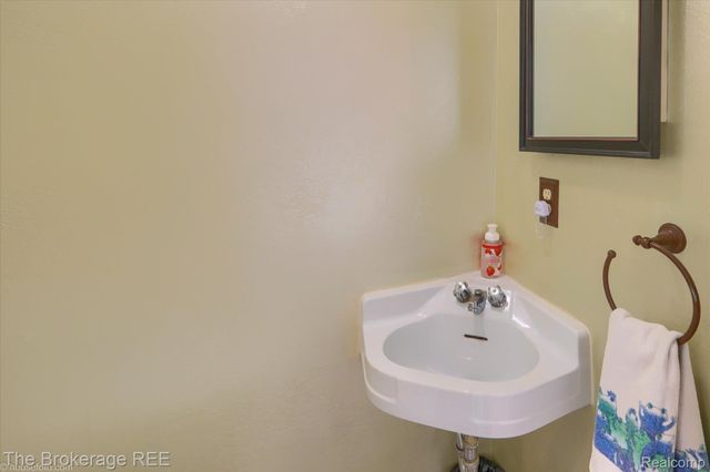 534 Cherrywood Drive, Flushing, MI 48433