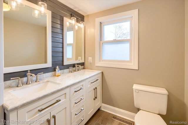 534 Cherrywood Drive, Flushing, MI 48433