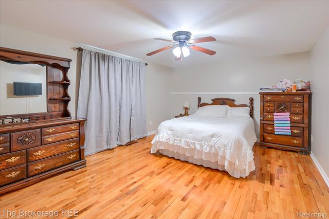 534 Cherrywood Drive, Flushing, MI 48433