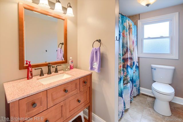 534 Cherrywood Drive, Flushing, MI 48433