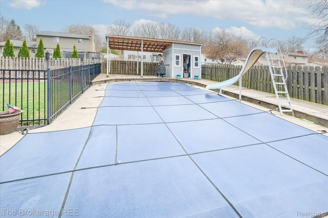 534 Cherrywood Drive, Flushing, MI 48433