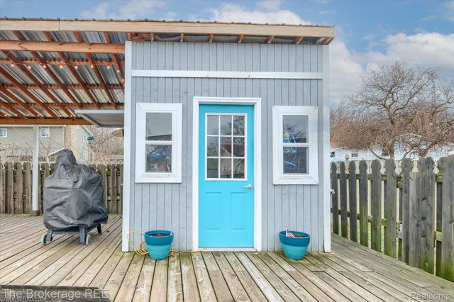 534 Cherrywood Drive, Flushing, MI 48433