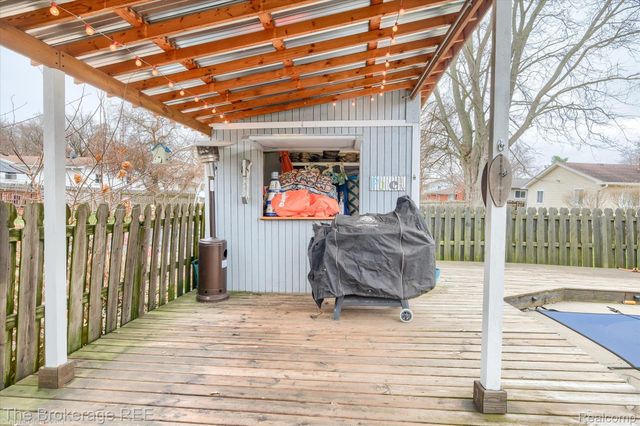 534 Cherrywood Drive, Flushing, MI 48433