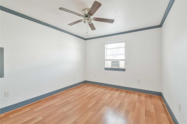 5320 Polk St Street 17, Houston, TX 77023