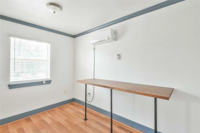 5320 Polk St Street 17, Houston, TX 77023