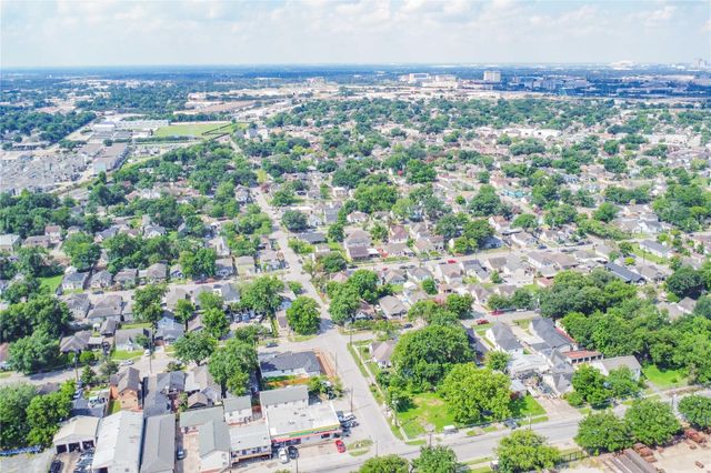 5320 Polk St Street 17, Houston, TX 77023