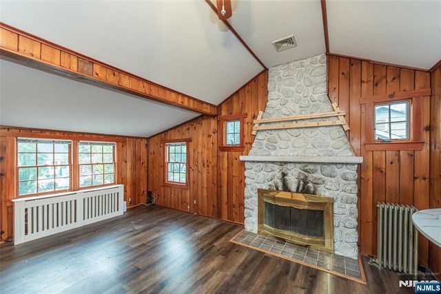 53 Laurel Drive, Wayne, NJ 07470
