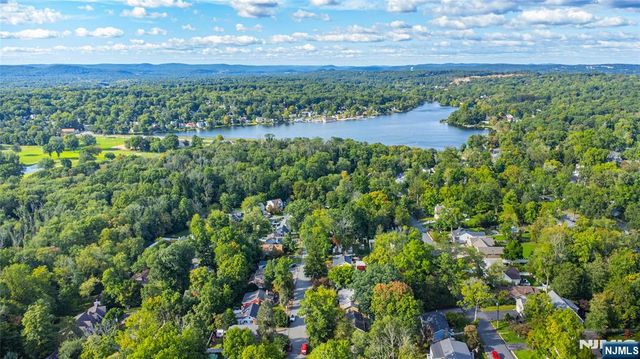 53 Laurel Drive, Wayne, NJ 07470