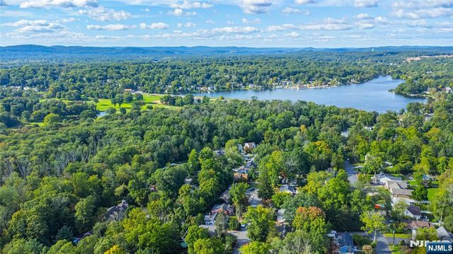 53 Laurel Drive, Wayne, NJ 07470