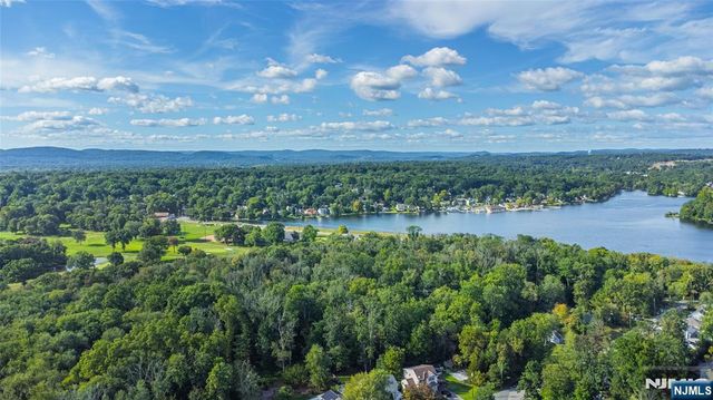 53 Laurel Drive, Wayne, NJ 07470