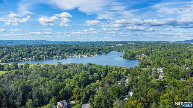 53 Laurel Drive, Wayne, NJ 07470