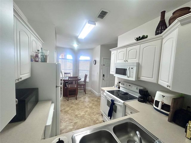 8842 CORAL PALMS COURT B, Kissimmee, FL 34747