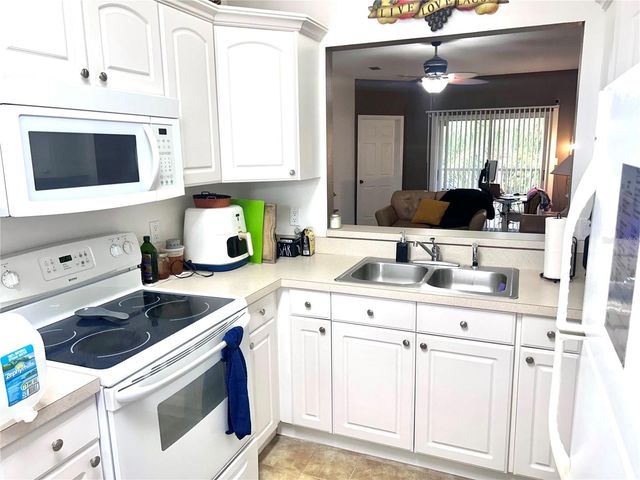 8842 CORAL PALMS COURT B, Kissimmee, FL 34747