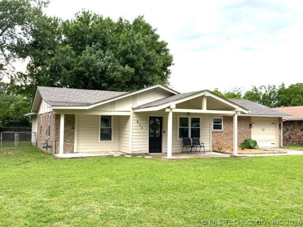611 N Washington Avenue, Wagoner, OK 74467