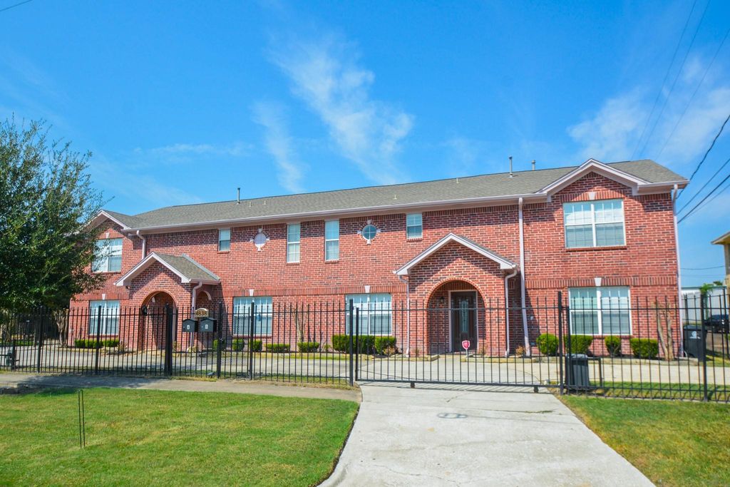 4838 Delano Street, Houston, TX 77004