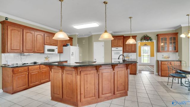 281 River Cove Road, Huntsville, AL 35811
