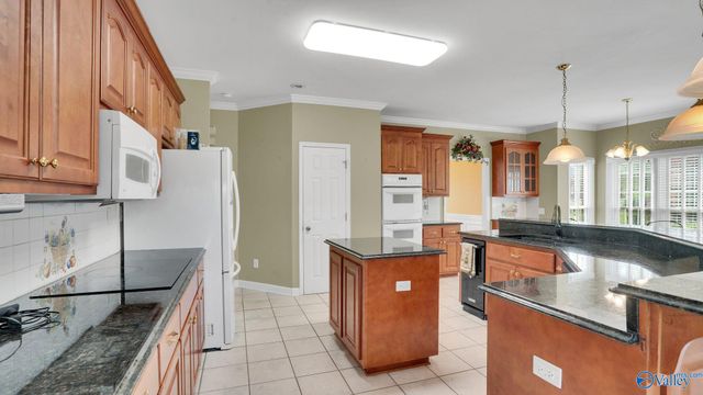 281 River Cove Road, Huntsville, AL 35811