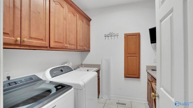 281 River Cove Road, Huntsville, AL 35811