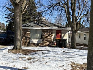 2050 N 113th STREET, Wauwatosa, WI 53226