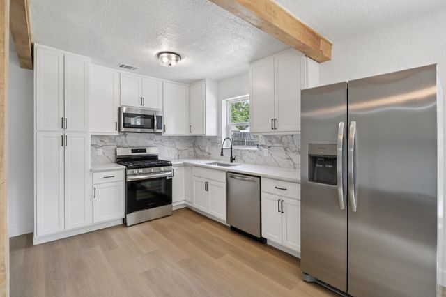 1105 N Sylvania Avenue A, Fort Worth, TX 76111