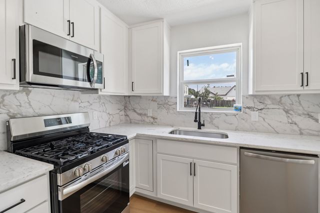 1105 N Sylvania Avenue A, Fort Worth, TX 76111