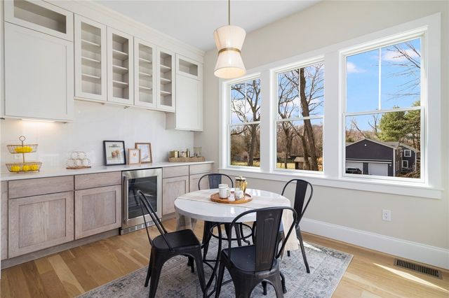 01 Venus Drive, Warwick, RI 02818