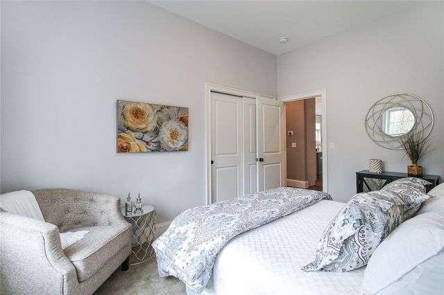 01 Venus Drive, Warwick, RI 02818