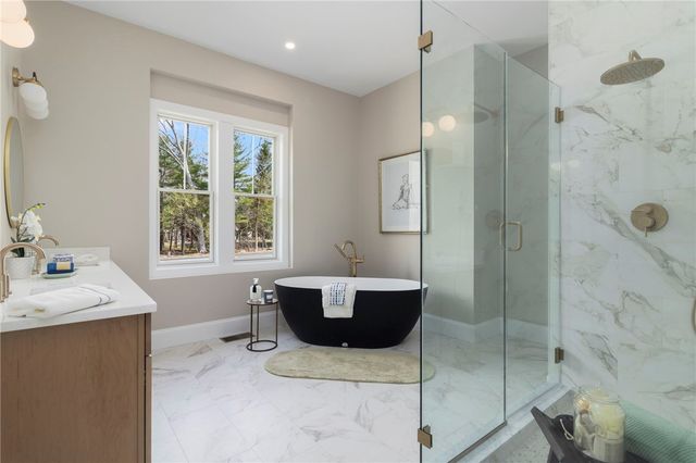 01 Venus Drive, Warwick, RI 02818