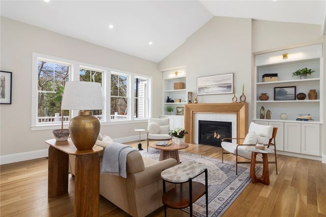 01 Venus Drive, Warwick, RI 02818