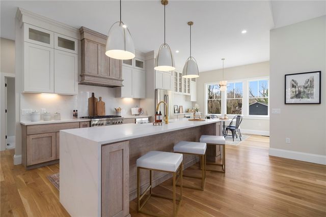 01 Venus Drive, Warwick, RI 02818