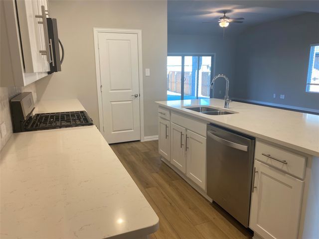 2129 Mustang Way, Seagoville, TX 75159