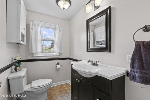 3232 Radiance Rd, Louisville, KY 40220