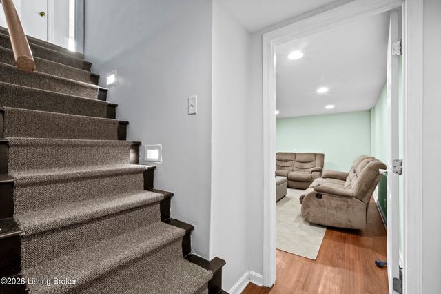 3232 Radiance Rd, Louisville, KY 40220