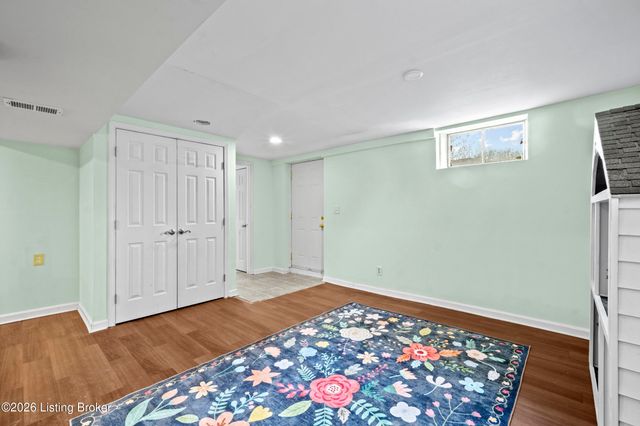 3232 Radiance Rd, Louisville, KY 40220