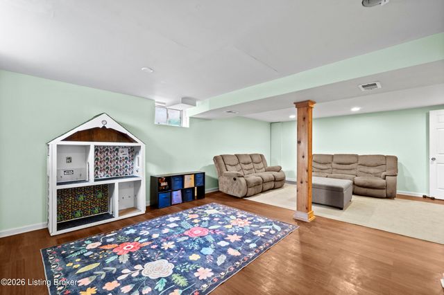 3232 Radiance Rd, Louisville, KY 40220