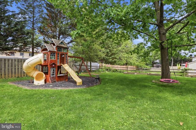 1072 LAMBLEY RD, Landisville, PA 17538