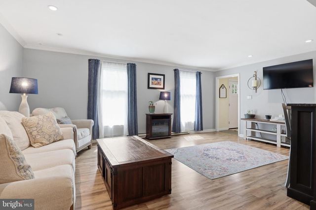 1072 LAMBLEY RD, Landisville, PA 17538