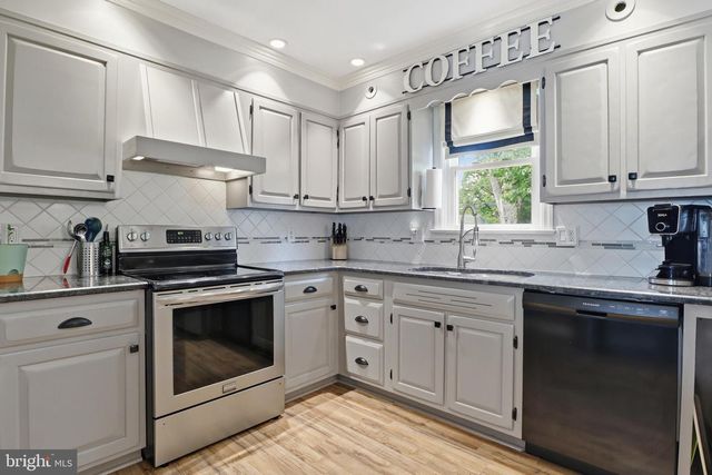 1072 LAMBLEY RD, Landisville, PA 17538