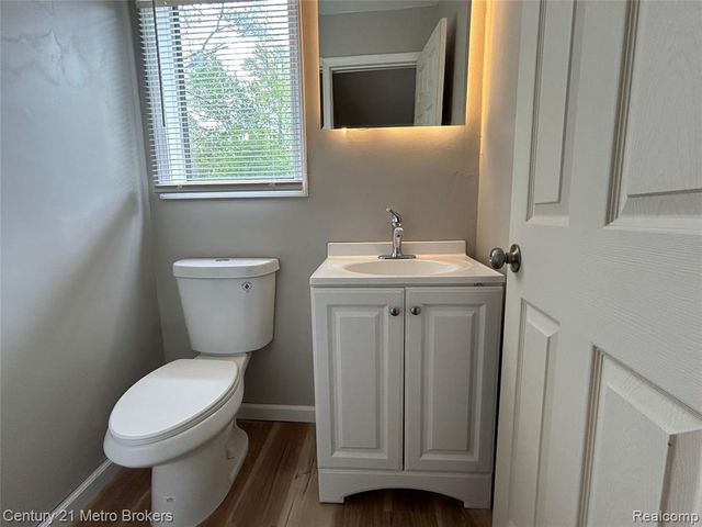 2914 E Pierson Road, Flint, MI 48506
