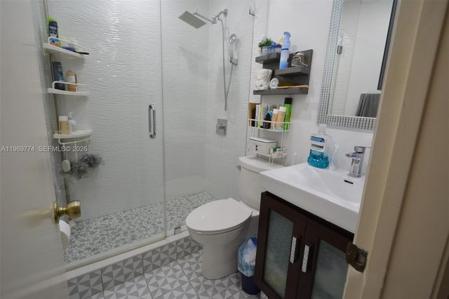 890 E 38th Street, Hialeah, FL 33013