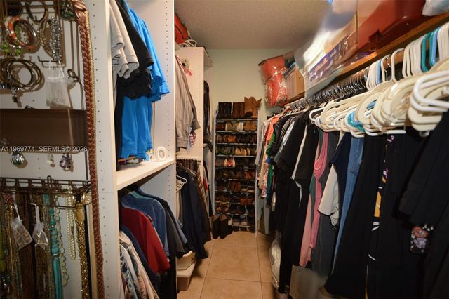 890 E 38th Street, Hialeah, FL 33013