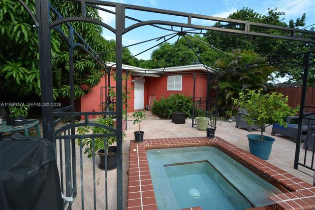 890 E 38th Street, Hialeah, FL 33013