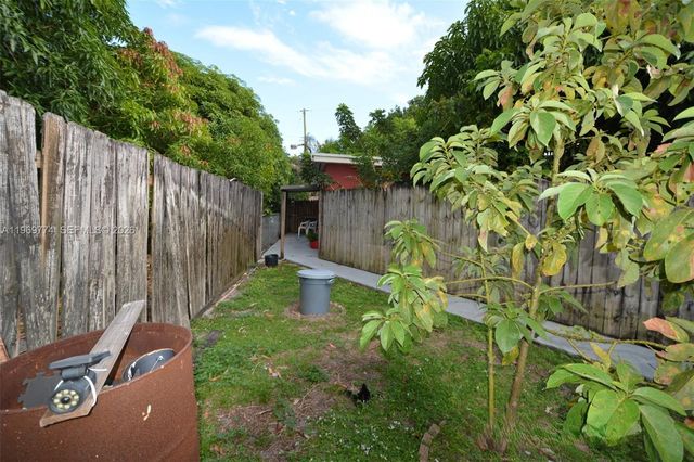890 E 38th Street, Hialeah, FL 33013